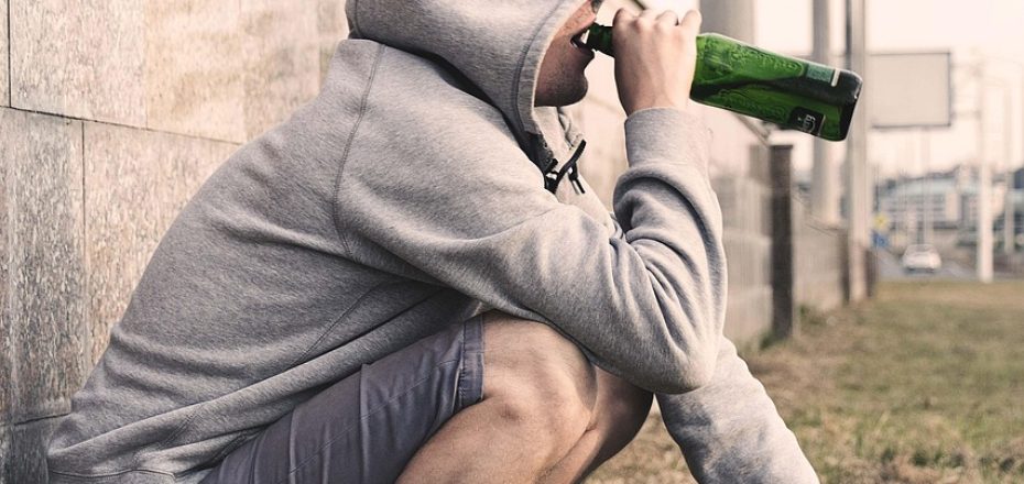 alcoholism-treatment-2714477_1280